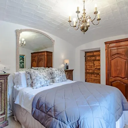 Masia Mimosa Jardin Villa *